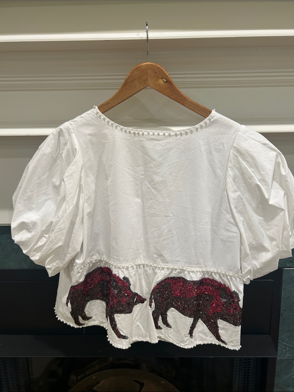 “Queen of Hearts” - White Puff Sleeve V-Neck Top w Sequin Boar Appliqué pearls. - Picture 3 of 3